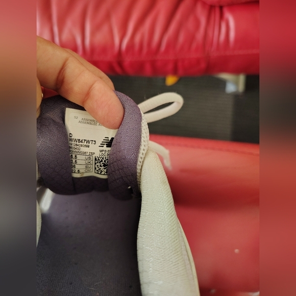 New Balance Cream Sneakers - Picture 4 of 5